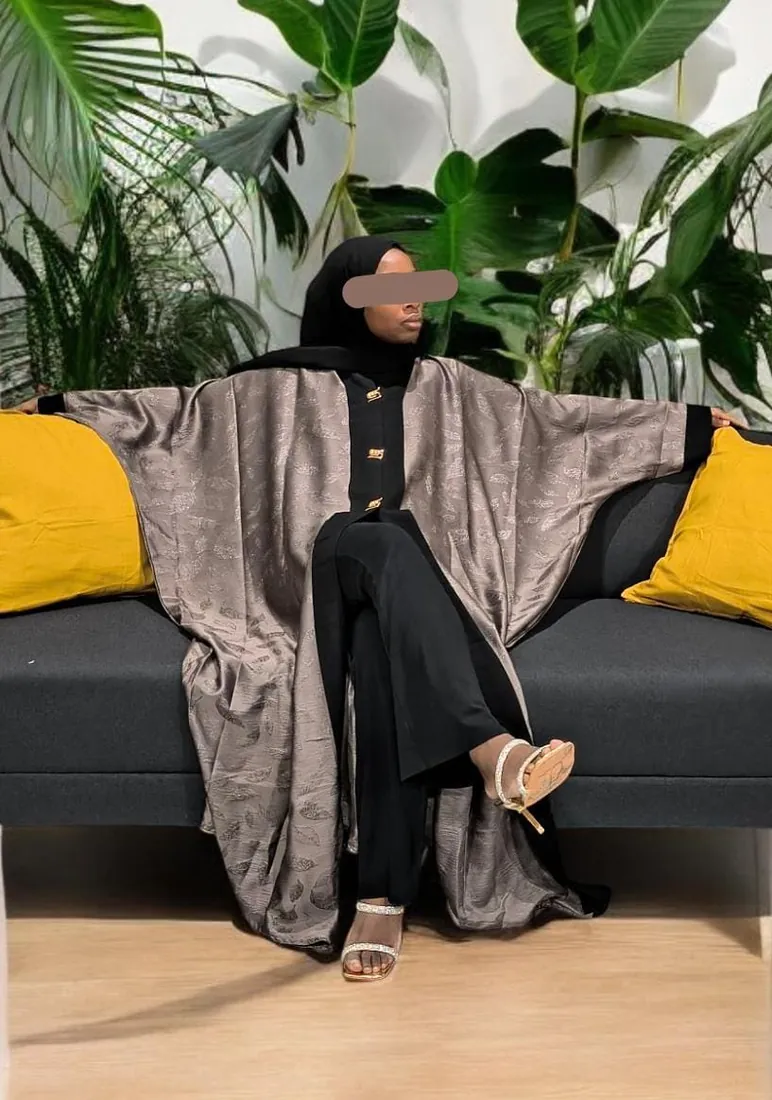 Abaya Farasha — Dar Nūr