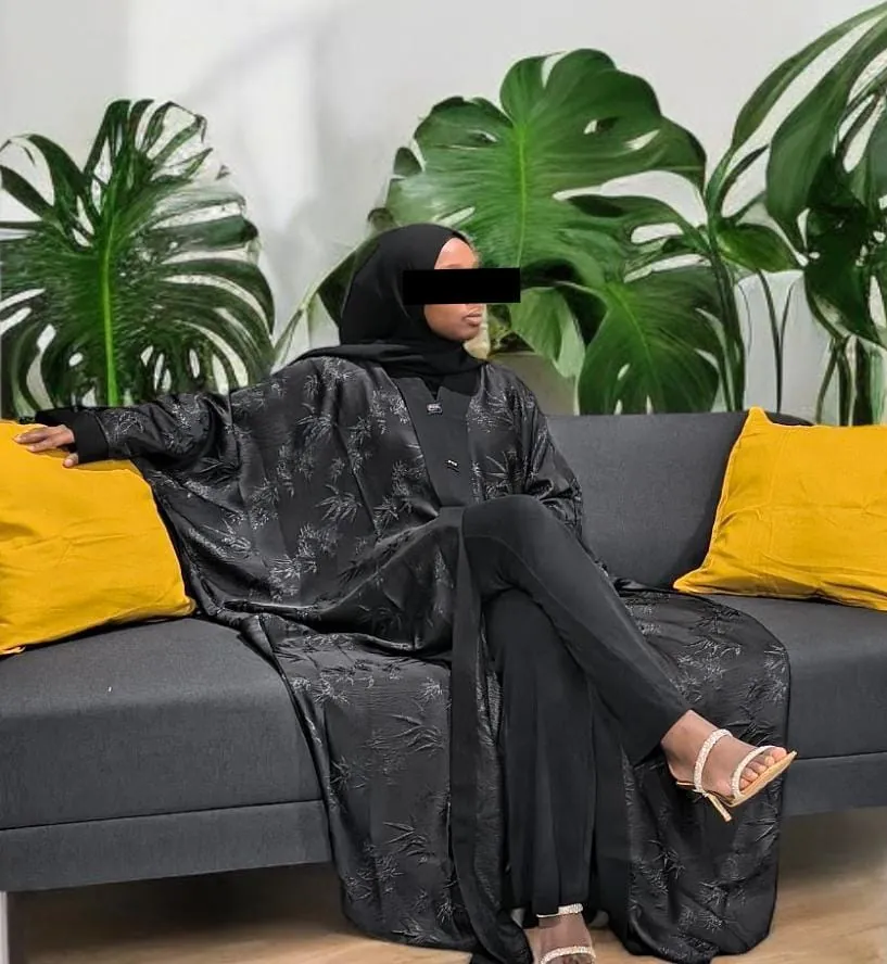 Abaya Farasha — Dar Nūr