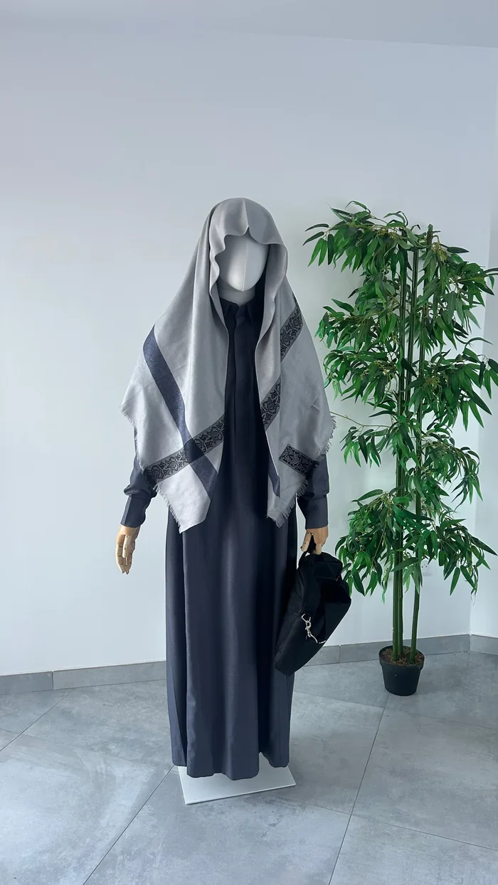 Qamis Saoudien Gris Foncé — Dar Nūr